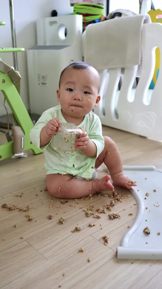 음식 흘리는건 모든걸 내려놓고 받아들여야 한다.