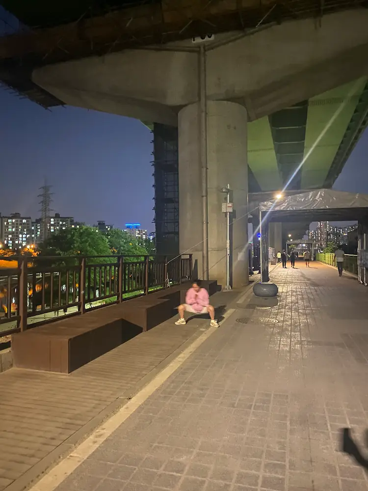 자연주의 출산을 위한 운동을 매일 해주었다.
