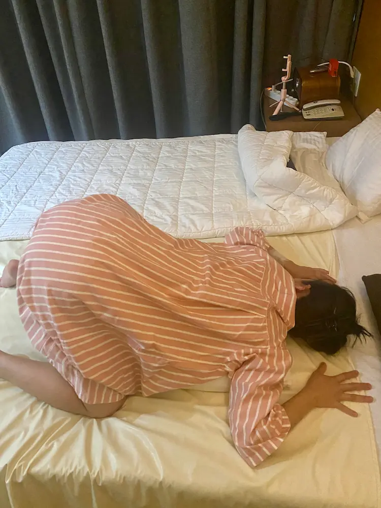 자연주의 출산은 이와 같은 움직임들로 아이가 나오기 쉽도록 상호 작용을 한다.