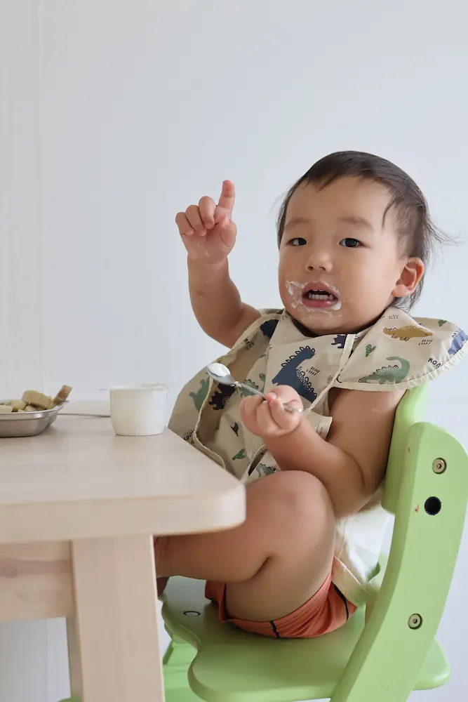 한 입먹고 열마디 말하는 스타일.