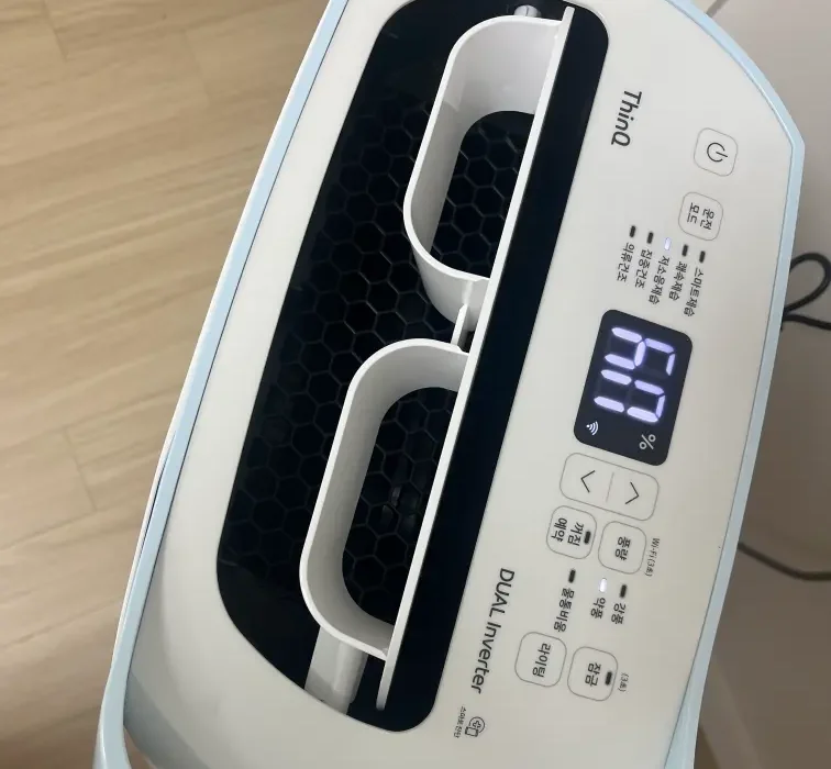 저소음제습 기능이 소음이 적어서 자주 사용하는 기능입니다.